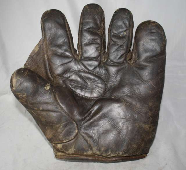 William Read & Sons Buckle Back Full Web Front